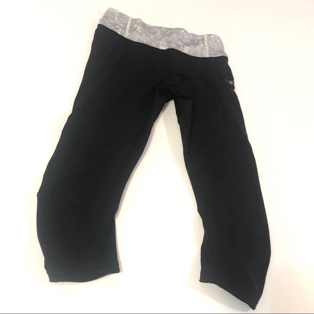 LULULEMON BLACK GRAY TOP SPEED RUCHED CROP CAPRI’S - Picture 7 of 12